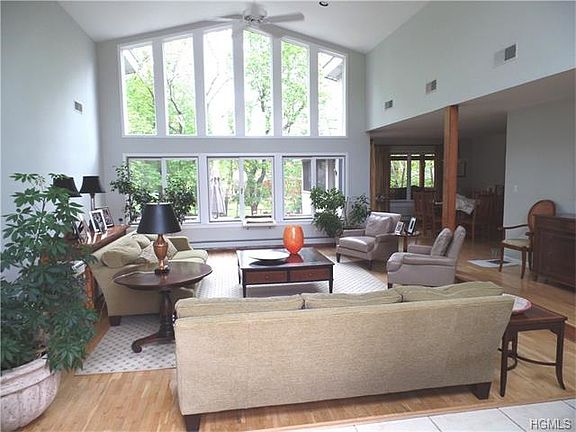 2nd image of 28 Doral Ct