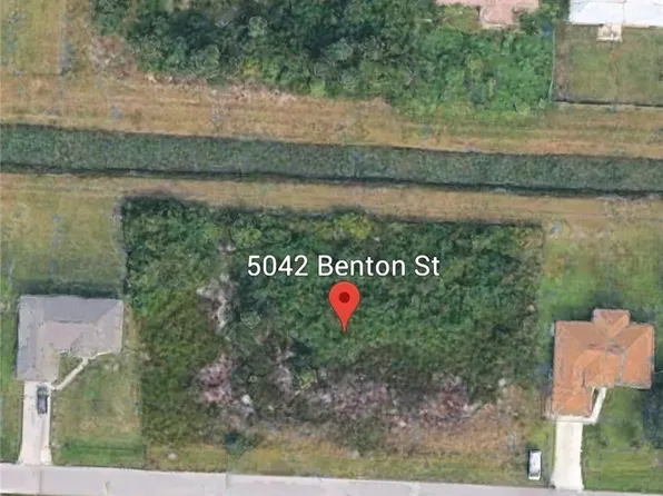 5042 Benton St, Lehigh Acres, FL 33971