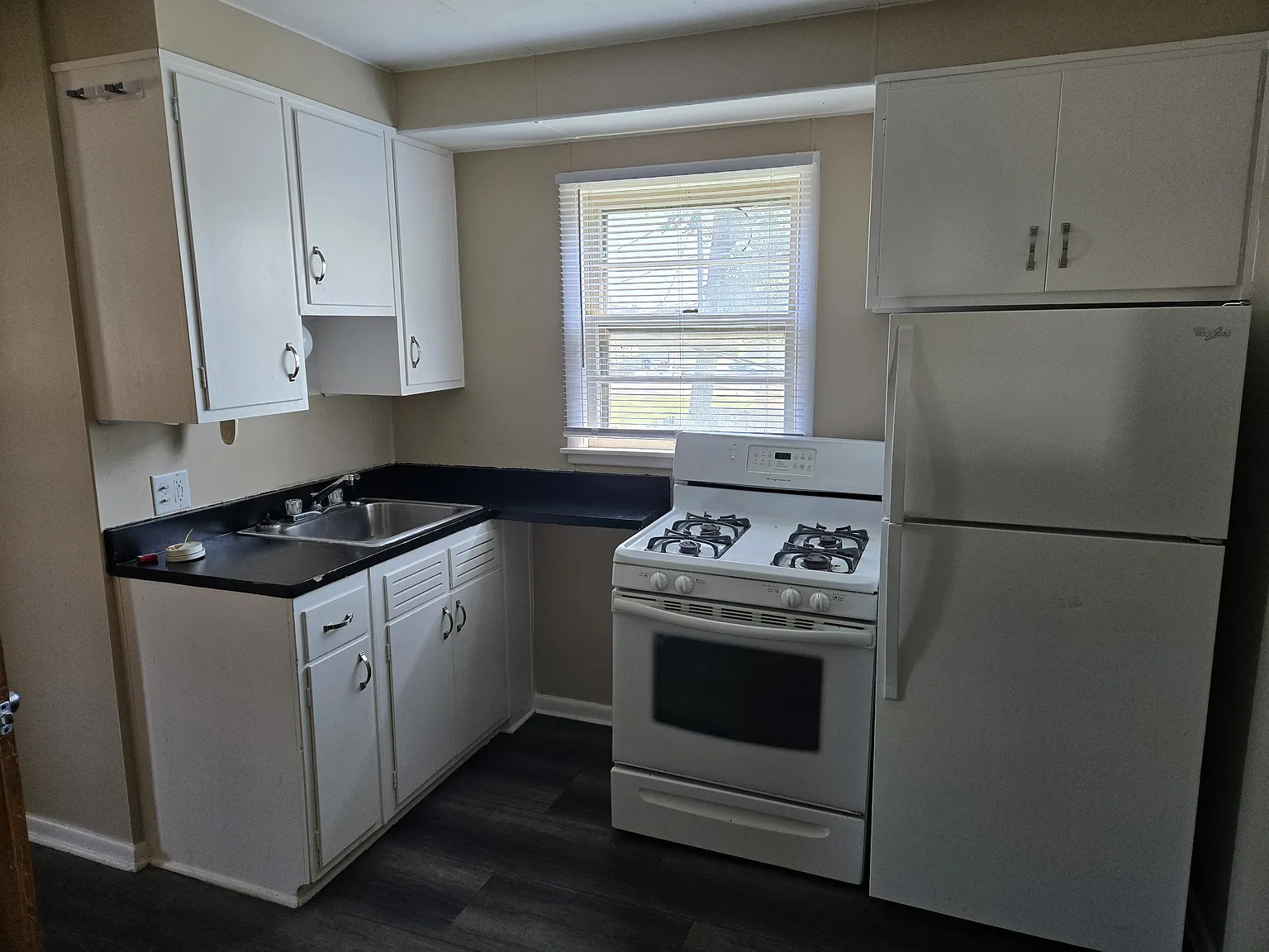 1 bed, 490 sqft, $600 — Photo 1