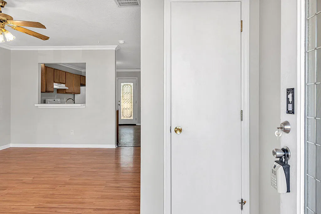 1136 Pueblo Drive - 1 — Photo 2