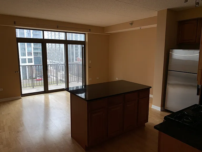 1250 S Indiana Ave #6 — Photo 5