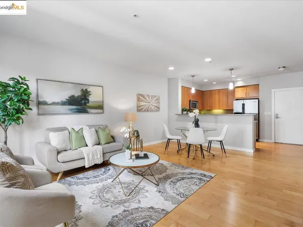 1511 Jefferson St Penthouse 18, Oakland, CA 94612