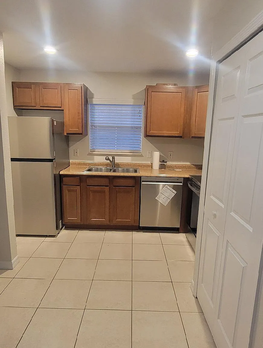 1 bed, 500 sqft, $1,500 — Photo 3