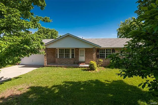 243 Adam Ct photo 1