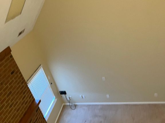 4th image of 3701 Castlewood Dr