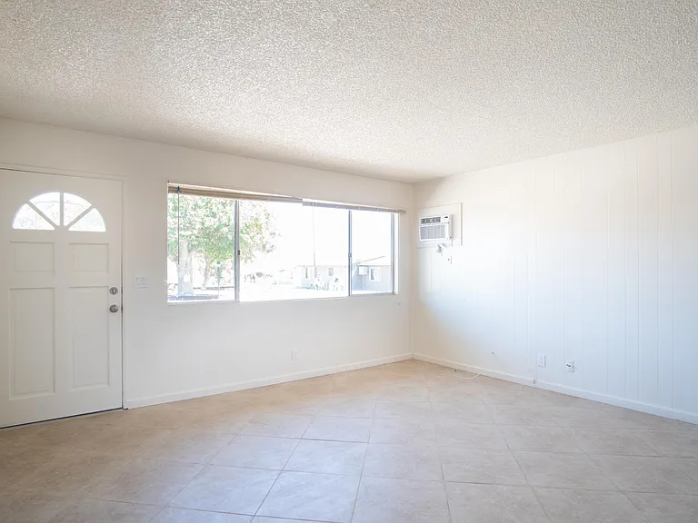 57373 Yucca Trl — Photo 8