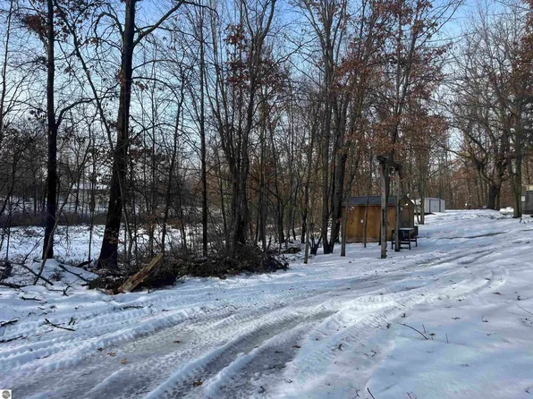 7907 W Weidman Rd, Weidman, MI 48893