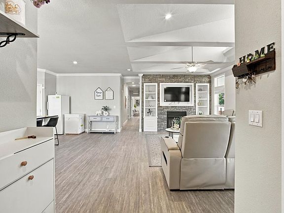 4th image of 165 Blossom Hill Rd #421