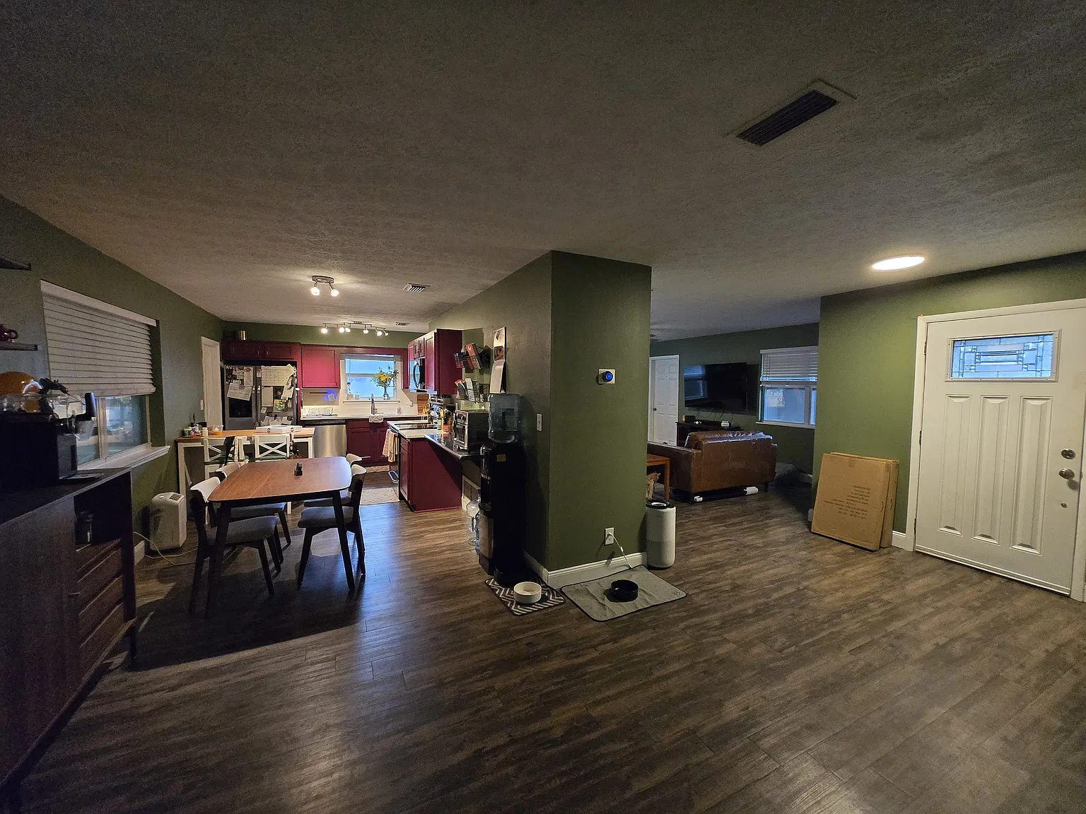 3 bed, 1518 sqft, $2,400 — Photo 2