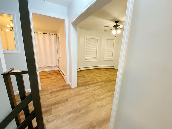 5th image of 160 Dawes St Floor 1