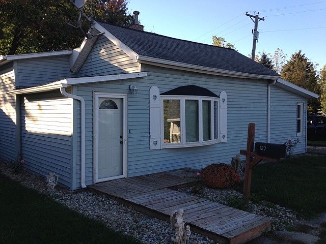 1st image of 127 Peabody Ave