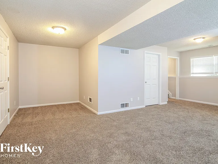1010 Peggy Dr — Photo 9