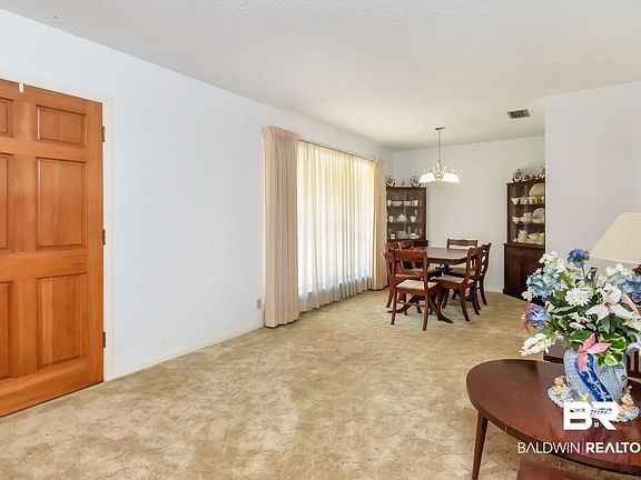 2nd image of 105 Windsor Dr