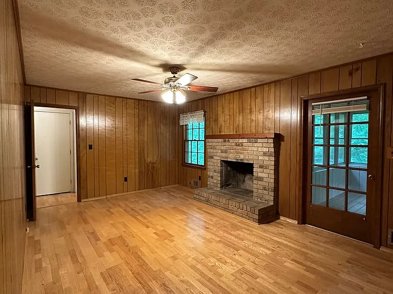 375 Segrest Cir — Photo 11