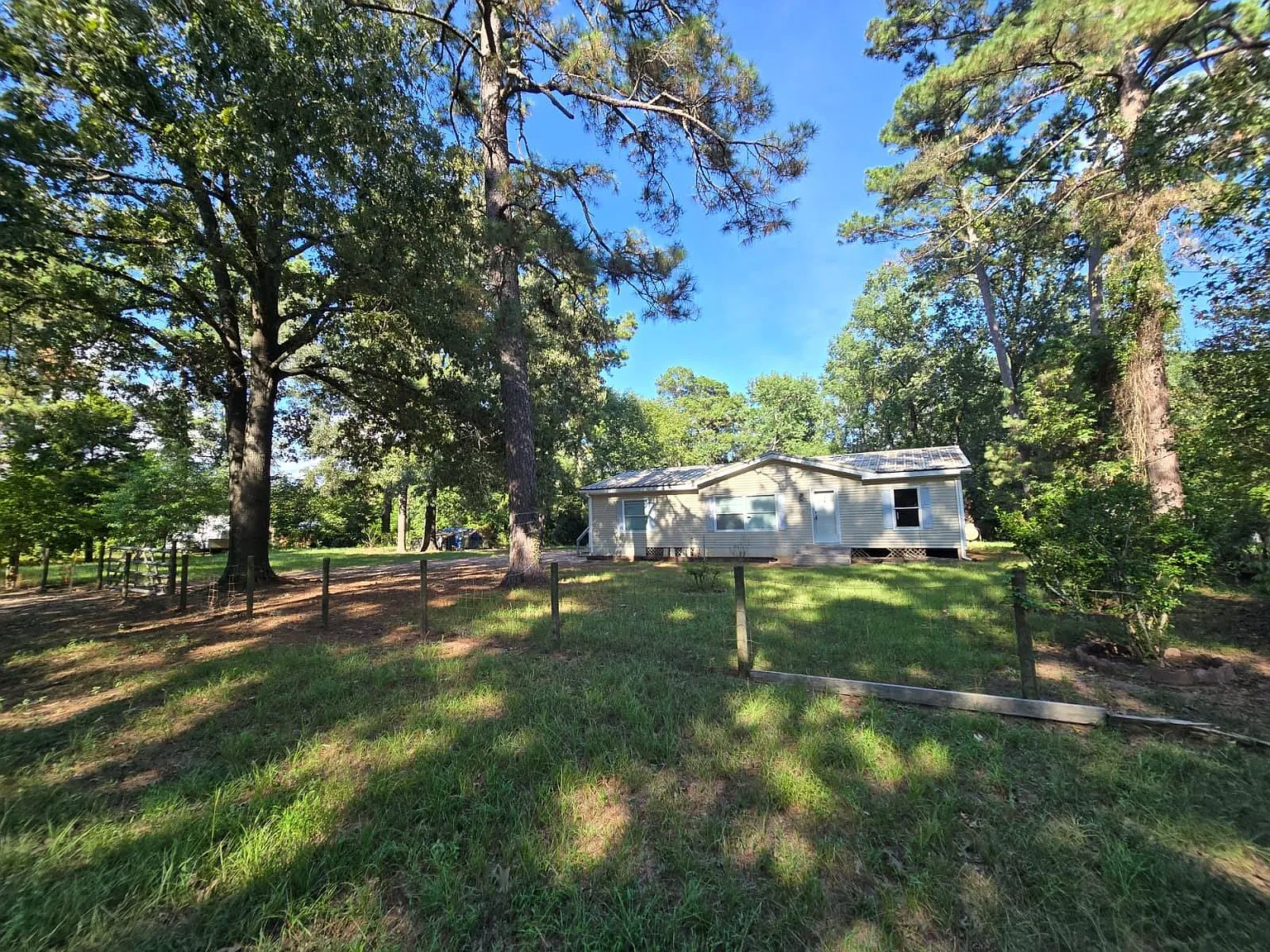 3 bed, 2.0 bath, 1344 sqft, $1,500 — Photo 2