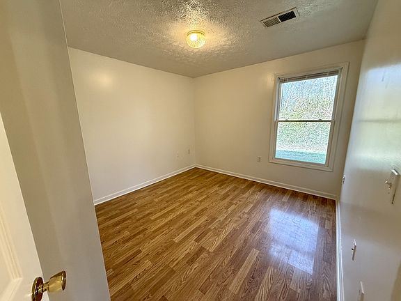 4th image of 46 Sandalwood Way