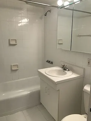 Rented by Carlyle Property Management | media 13