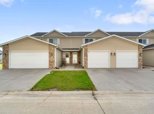 138 War Admiral Ln, North Liberty, IA 52317
