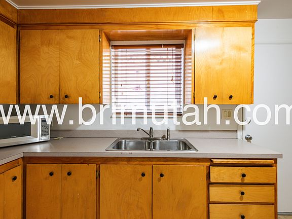 3rd image of 938 E Lowell Ave #2