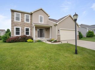 810 Meadowgate Dr, Waterford, WI 53185
