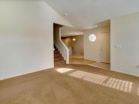 5th image of 3677 Colonial Dr