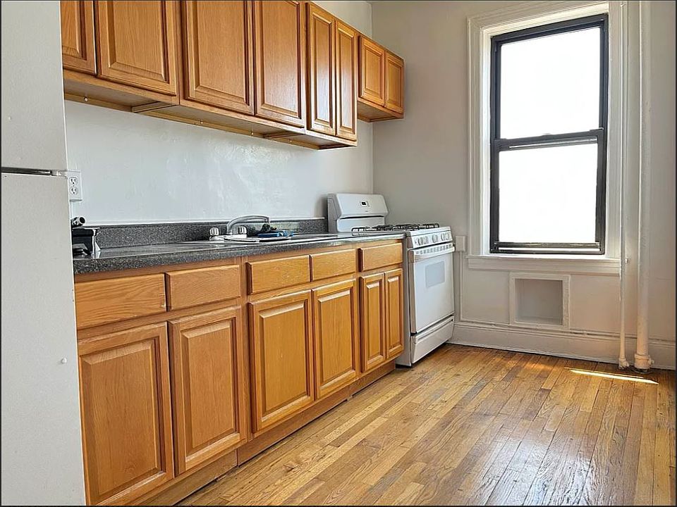 1st image of 25-32 35th St #4D