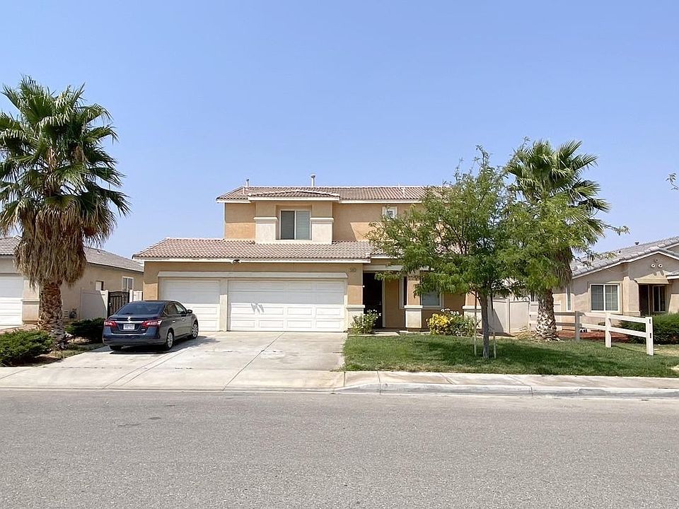 1st image of 15802 Desert Rock St