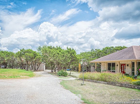 3rd image of 150 Cedar Park