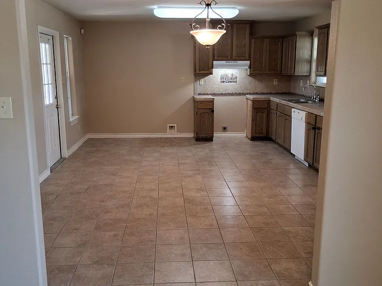 647 Sam Bratton Dr #HOUSE — Photo 7