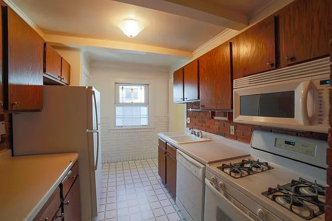 1849 Saint Clair Ave — Photo 5