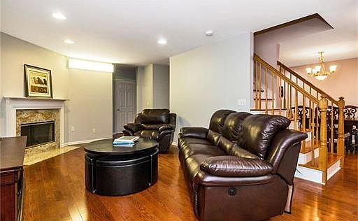 3rd image of 95 Chariot Ct #95