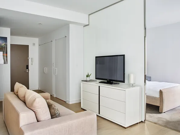 555 West 43rd Street image 2 of 8