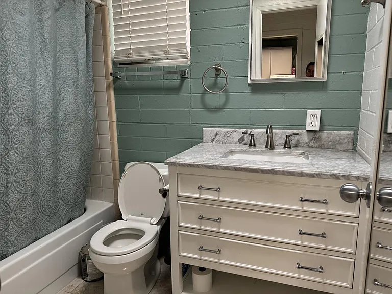 2nd Full bathroom -