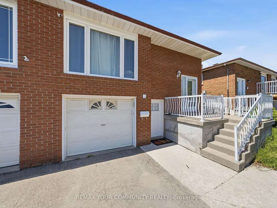 36 Roseville Dr #UPPER