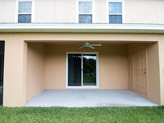 Enjoy outdoor living on your private lanai with lo