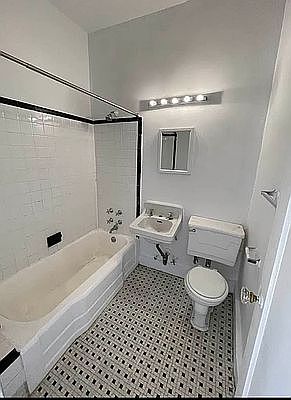 4th image of 66 Livingston St APT 4