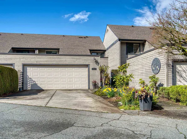 3673 Nico Wynd Dr, Surrey, BC V4P 1J1