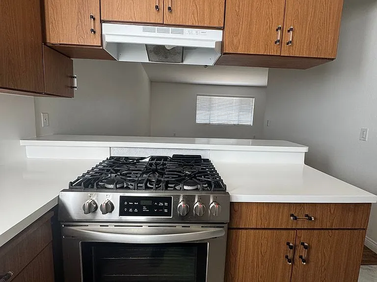 5250 Bellingham Ave — Photo 5