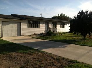 512 W 33rd St, Hays, KS 67601