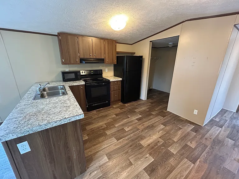 1521 Bunnys Dr — Photo 4
