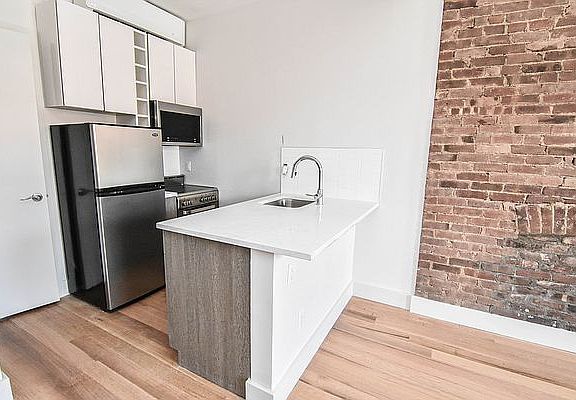 3rd image of 269 W 134th St #3R
