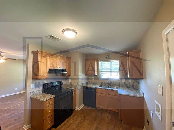 3rd image of 5712 Sonora Dr #B
