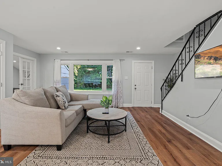 124 Pennypacker Dr — Photo 9