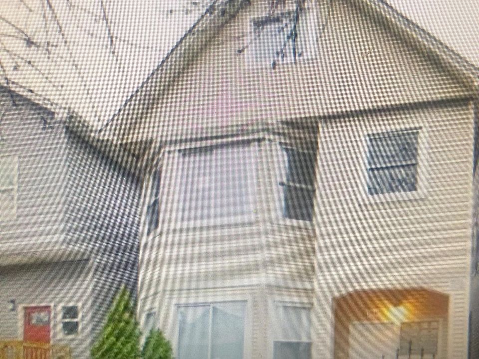 1st image of 3140 N Sawyer Ave #2