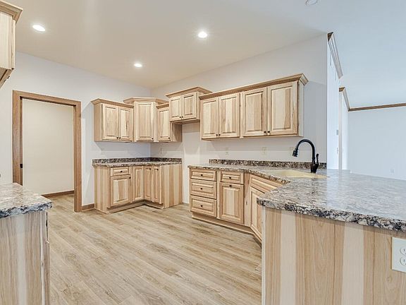 2nd image of 215 Four Seasons Ln #16