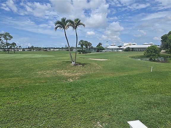 3rd image of 218 Nicklaus Blvd