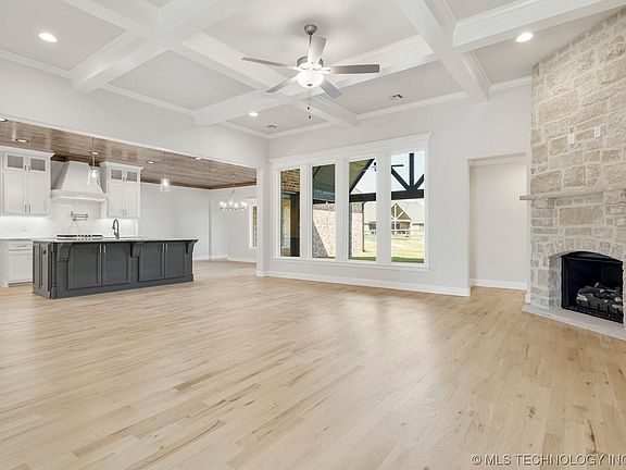 4th image of 14703 E 80th Pl N