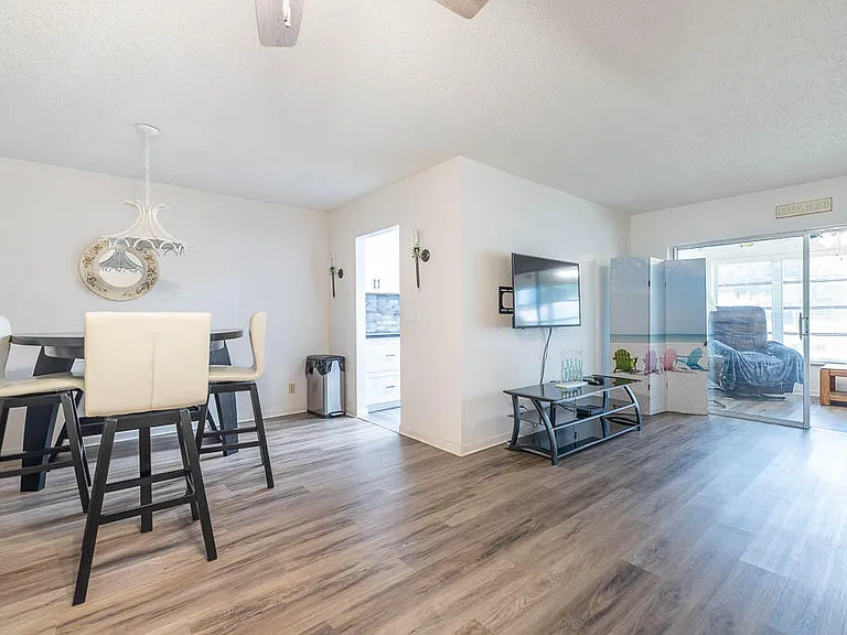 5061 Lakefront Blvd #B — Photo 10