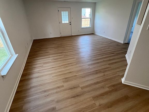 4th image of 1178 Freemont Ln