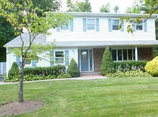 42 Continental Dr, West Nyack, NY 10994